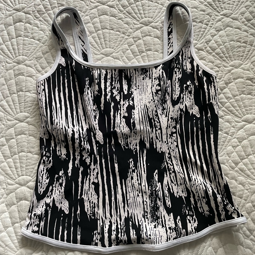 Lovely Joseph Ribkoff Tanktop